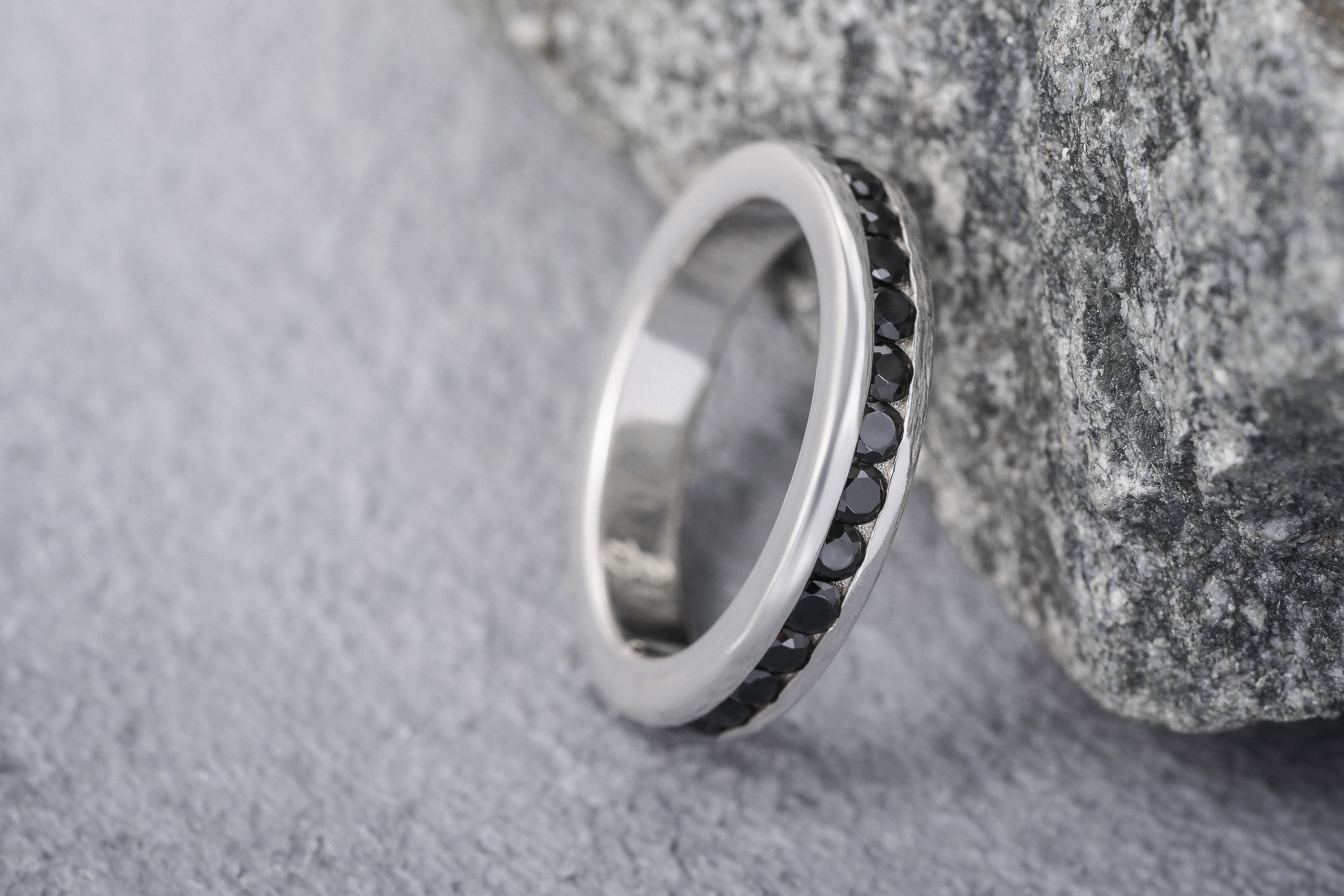 03-00-0302 Кольцо на фалангу с дорожкой черных цирконов (Ag 925)-3