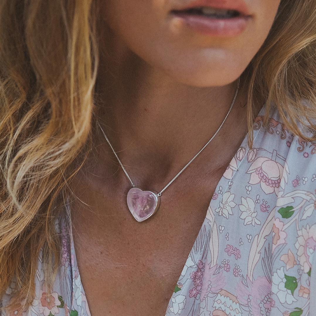 01-00-0284 Колье с сердцем из розового кварца (Ag 925)-2