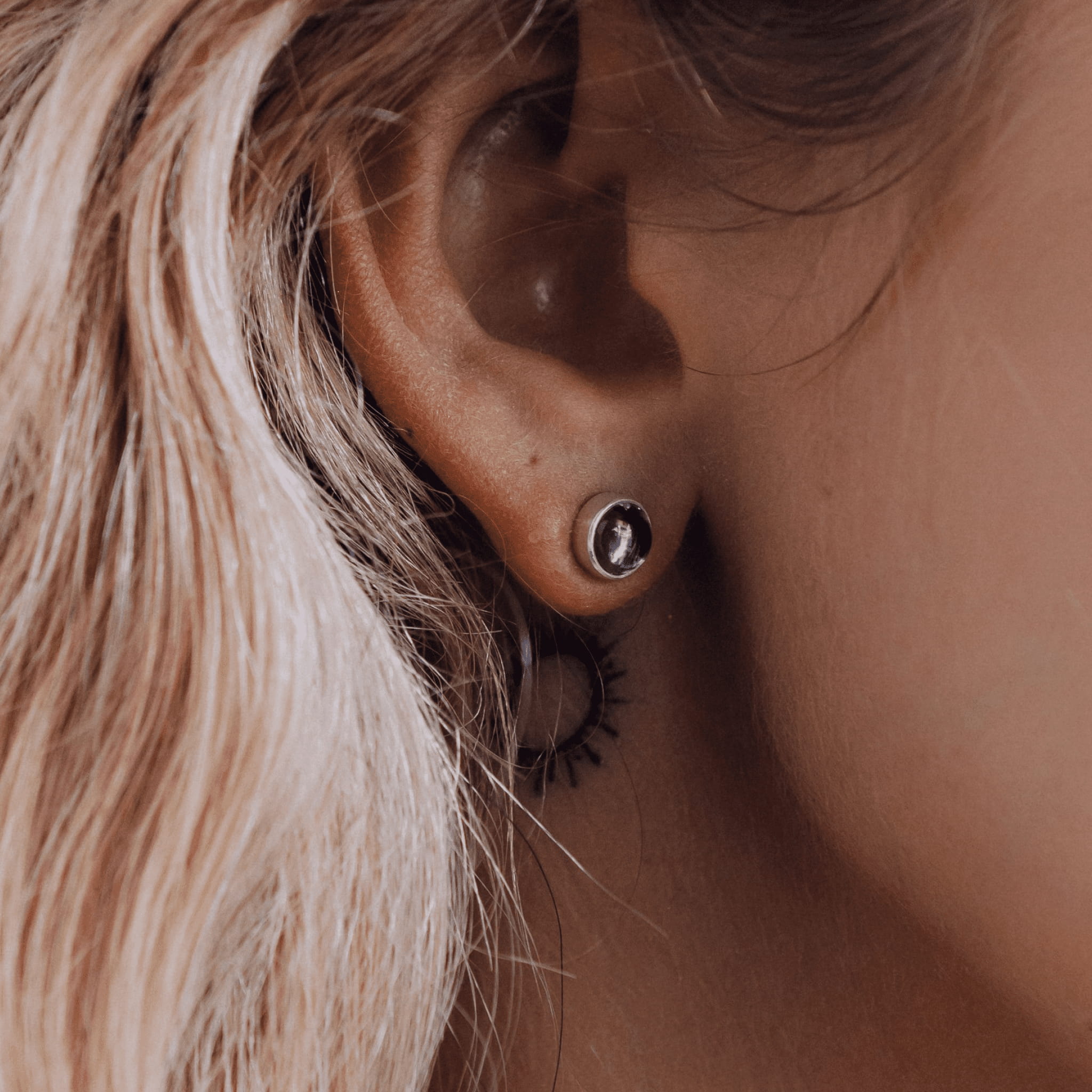 04-00-0326 Гвоздики с аметистом (круглые) (Ag 925)-1