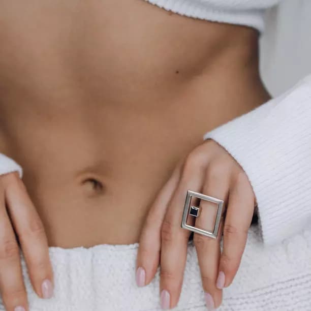 03-10-0293 Кольцо Сфера Квадрат с белым топазом (Ag 925)-2