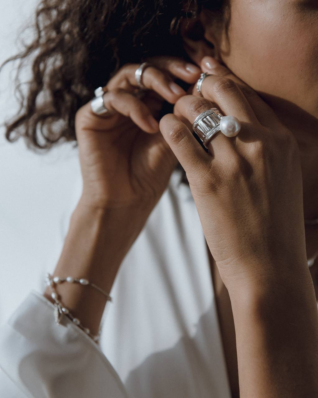 03-00-0083 Кольцо с подвесной барочной жемчужиной (Ag 925)-2