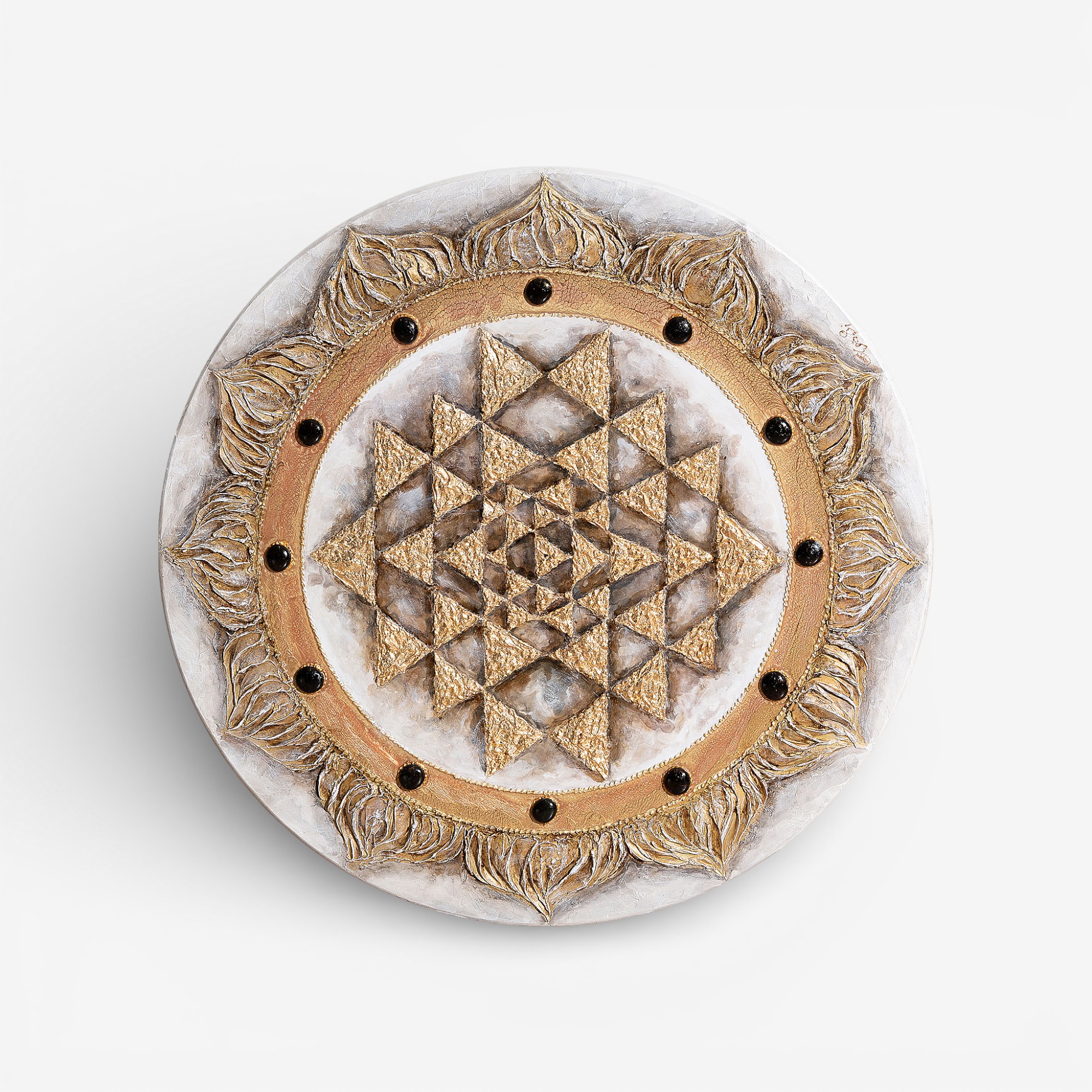 23-01-0001 Картина круглая Шри-янтра золотая-1