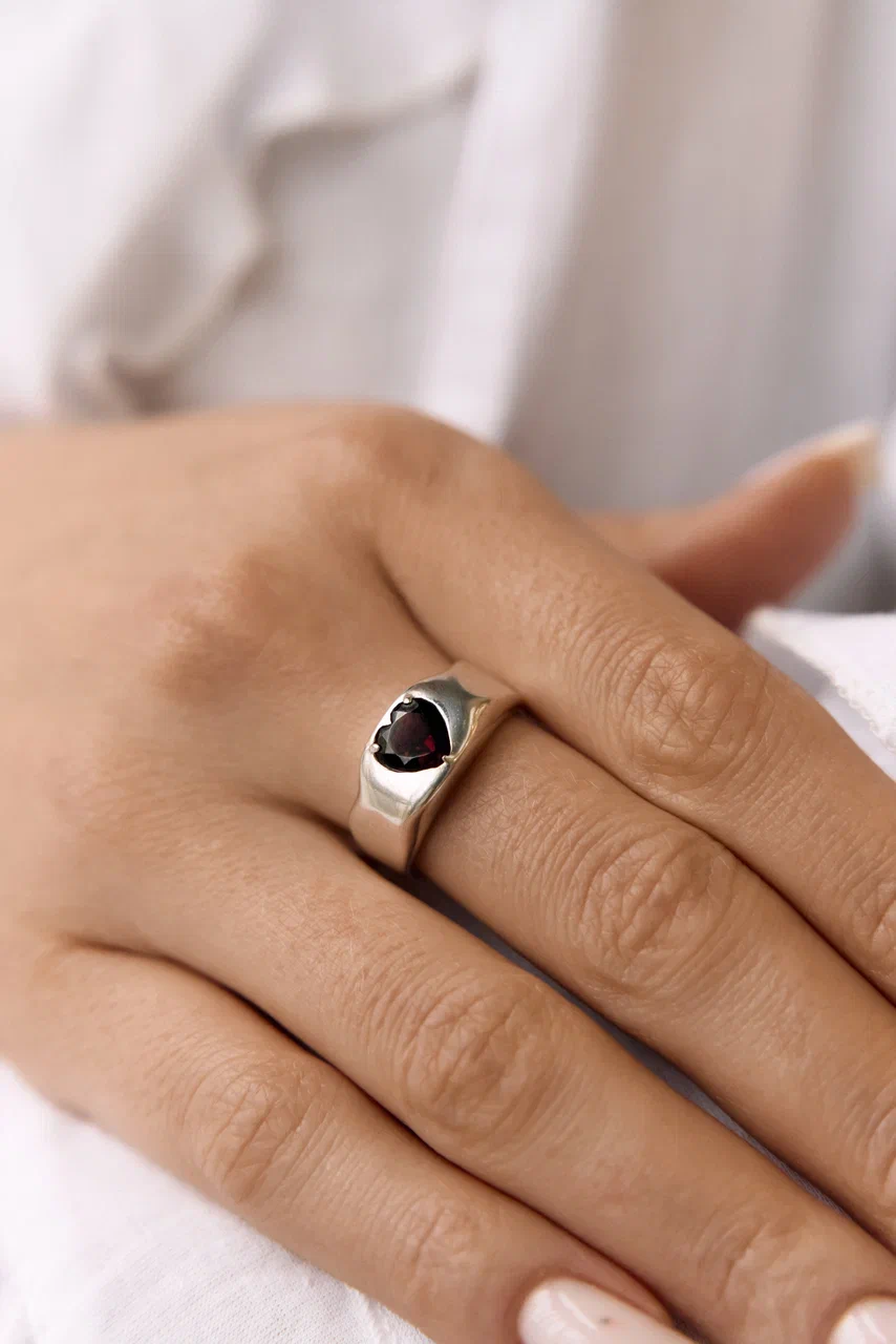 03-00-0666 Кольцо "Queen Love" (Ag 925)-2