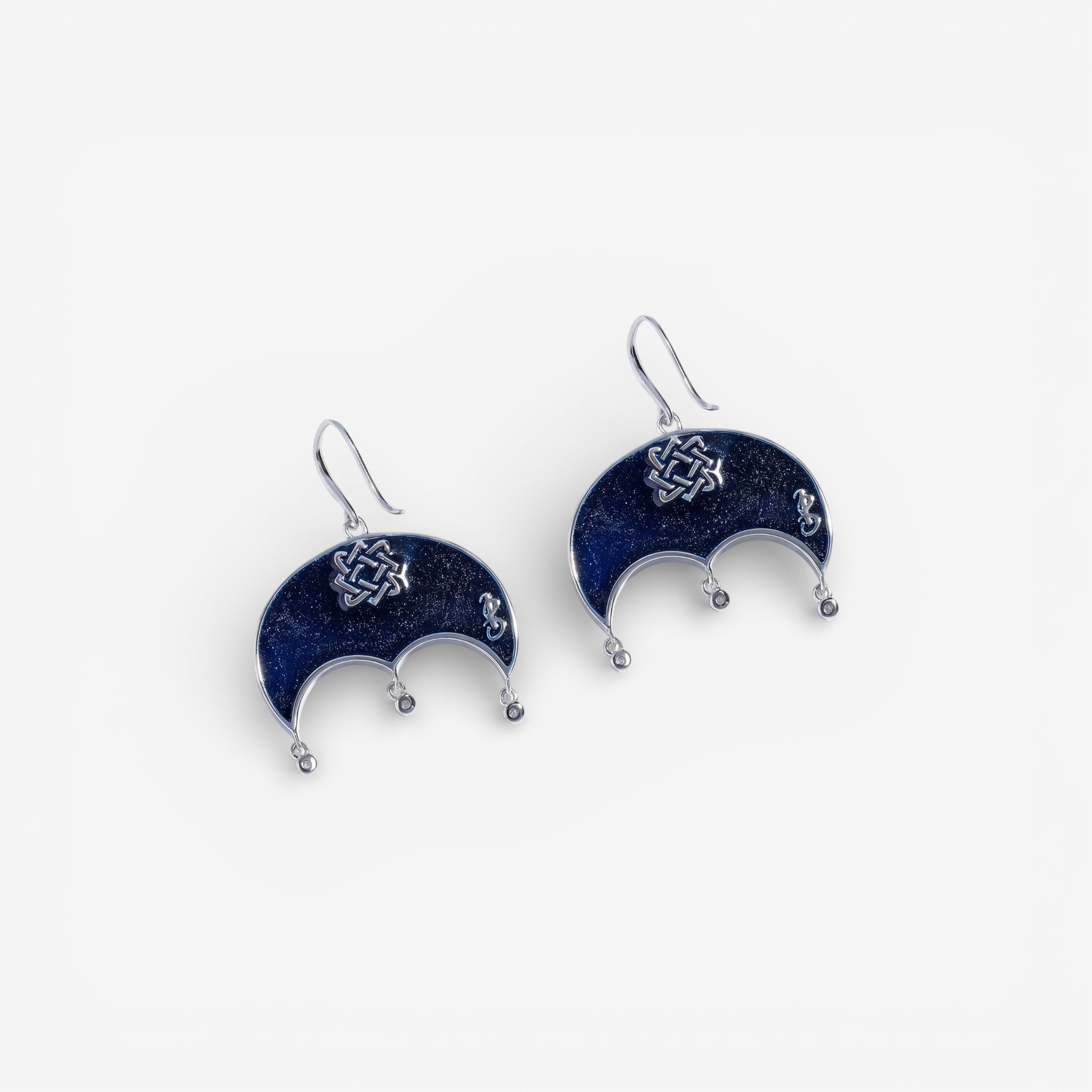 04-00-0782 Серьги Ладная Лунница с синей эмалью (Ag 925)-1