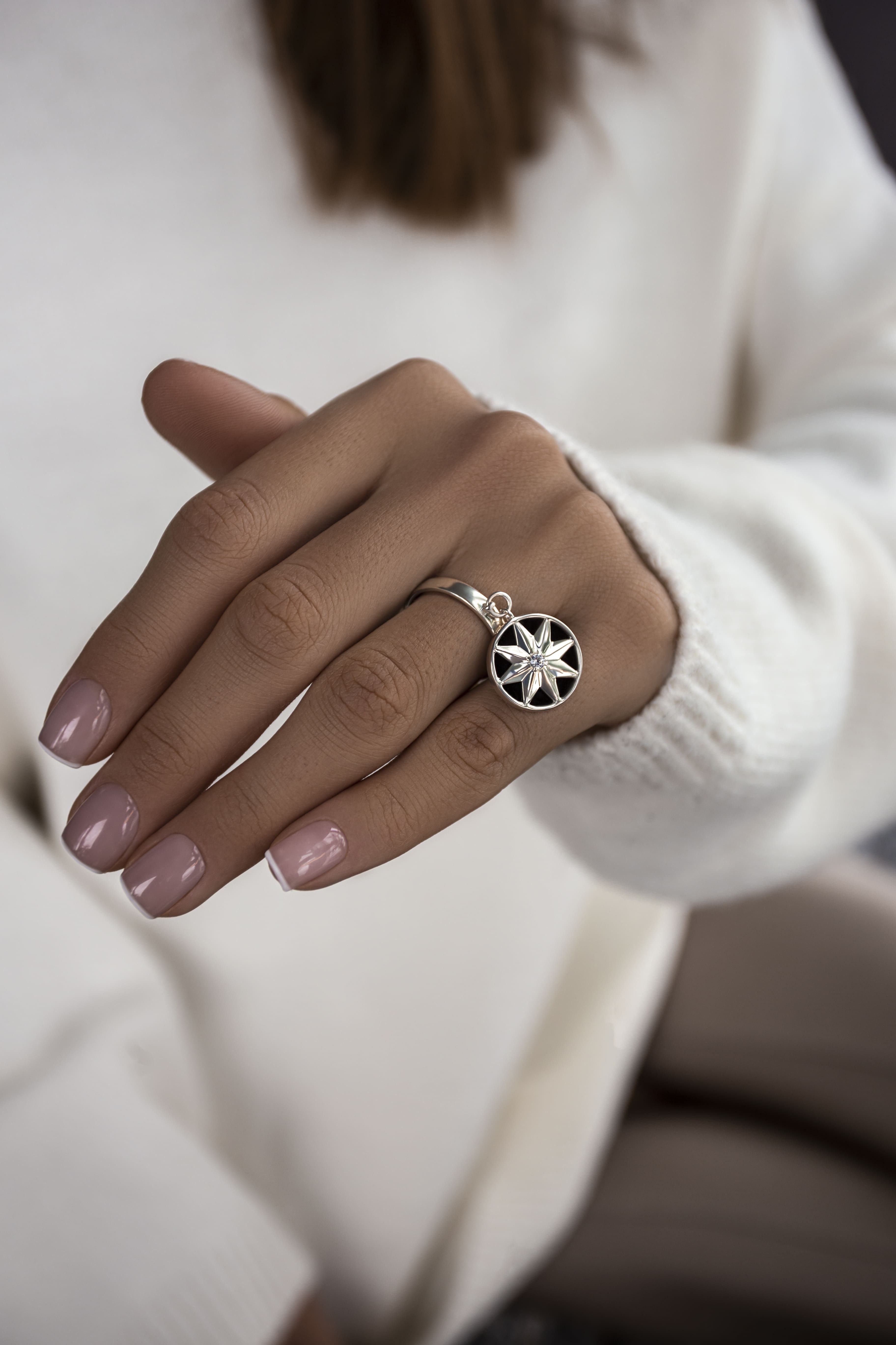 03-00-0053 Кольцо-медальон "Всё зависит от нас самих" с чёрным ониксом (Ag 925)-3