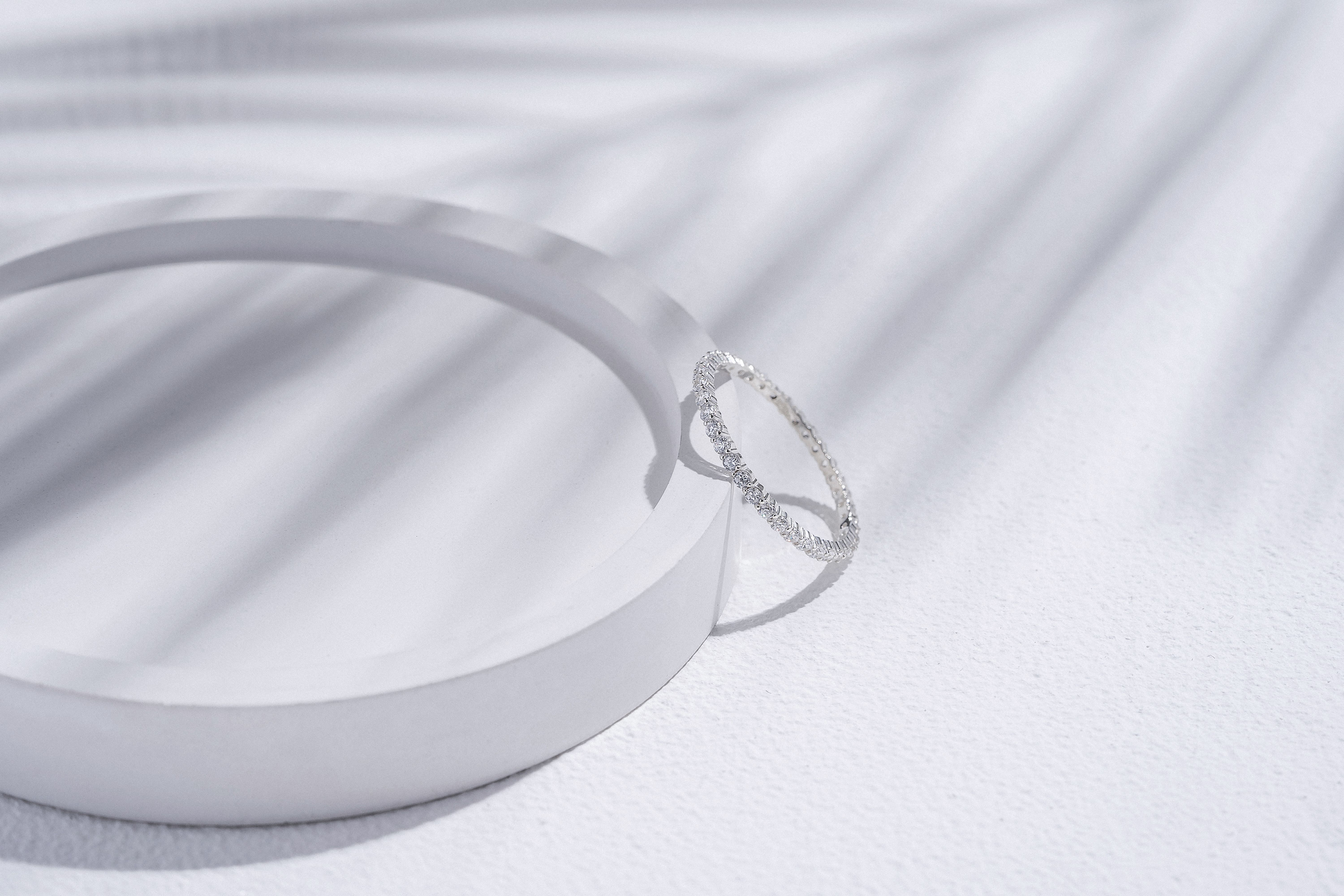 03-00-0410 Кольцо "Дорожка Топазов" (Ag 925)-2