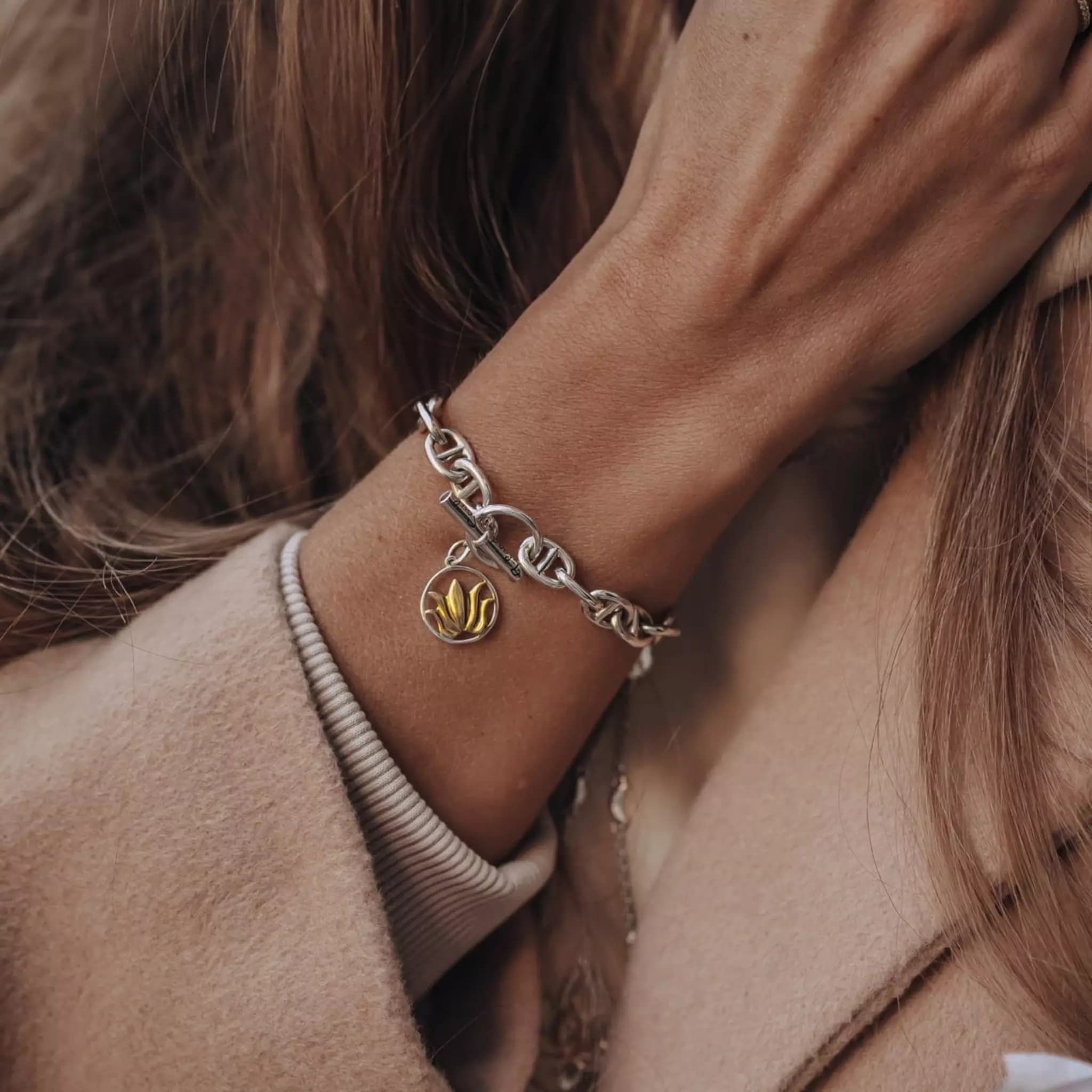 01-00-0532 Подвеска Лотос в позолоте (на карабине) (Ag 925)-3