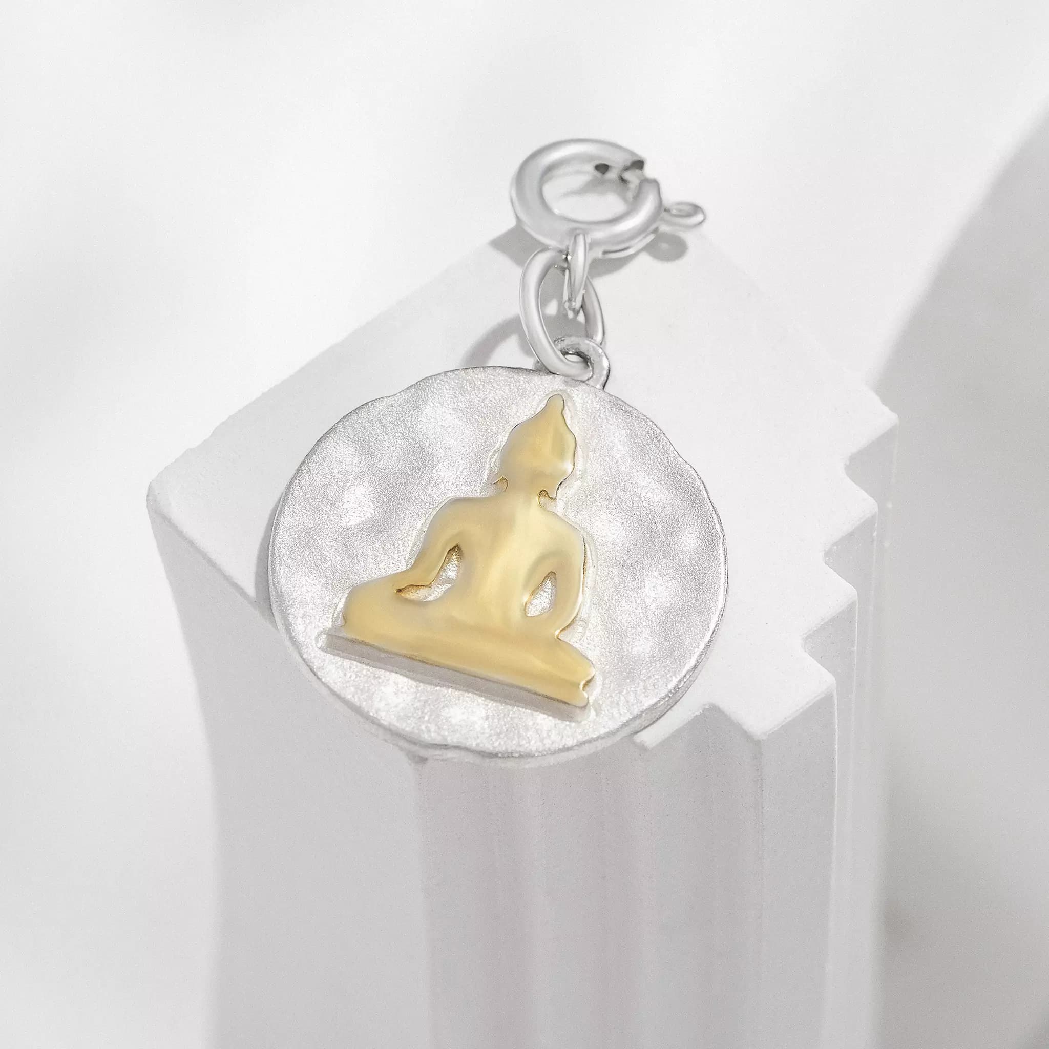 01-00-0541 Подвеска Будда в позолоте (на карабине) (Ag 925)-3