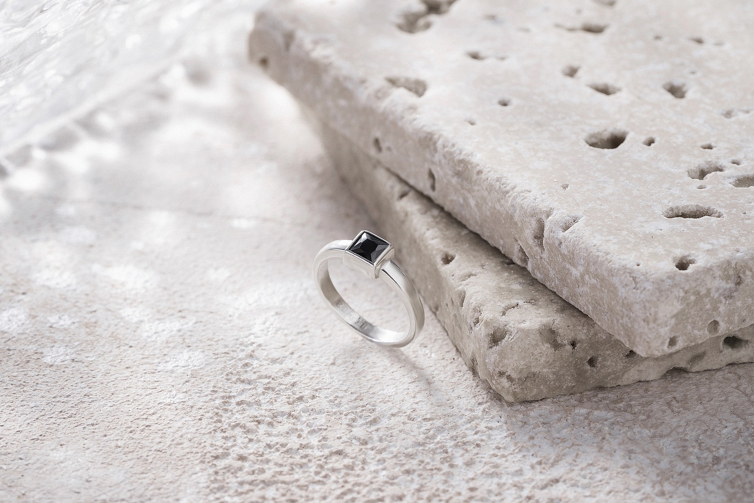 03-00-0177 Кольцо на фалангу с квадратным чёрным цирконом (гладкое) (Ag 925)-6