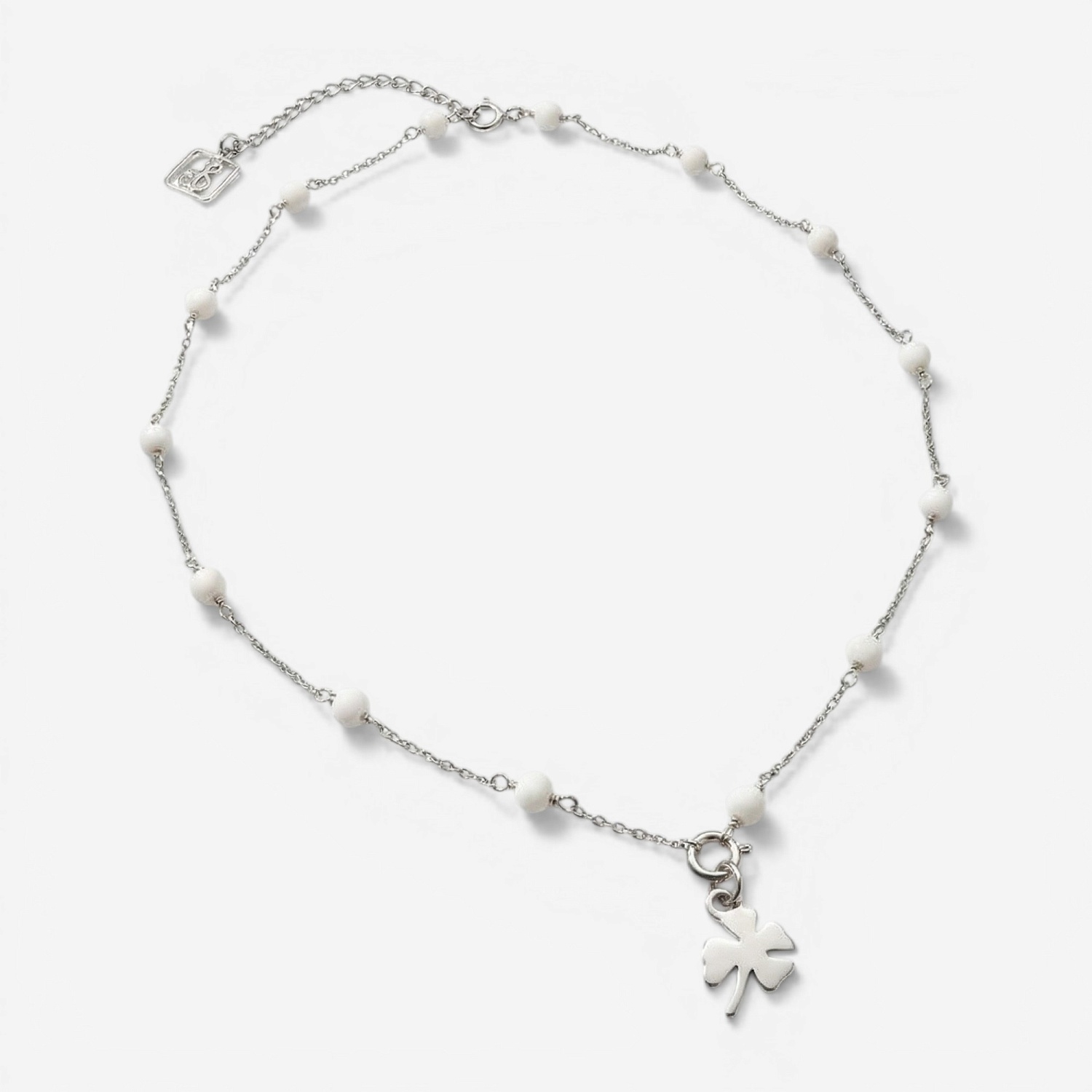 09-00-0113 Подвеска с бусинами белого агата и клевером (Ag 925)-1