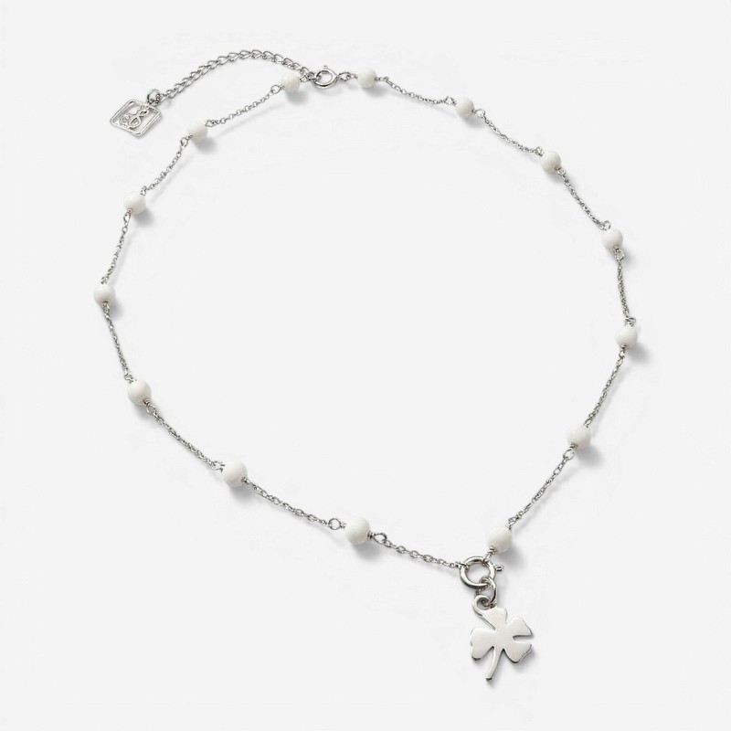 09-00-0113 Подвеска с бусинами белого агата и клевером (Ag 925)