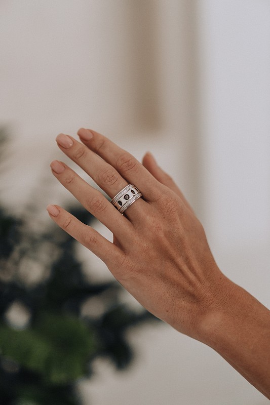 03-00-0587 Кольцо-механизм с фазами луны и дорожками цирконов (Ag 925)