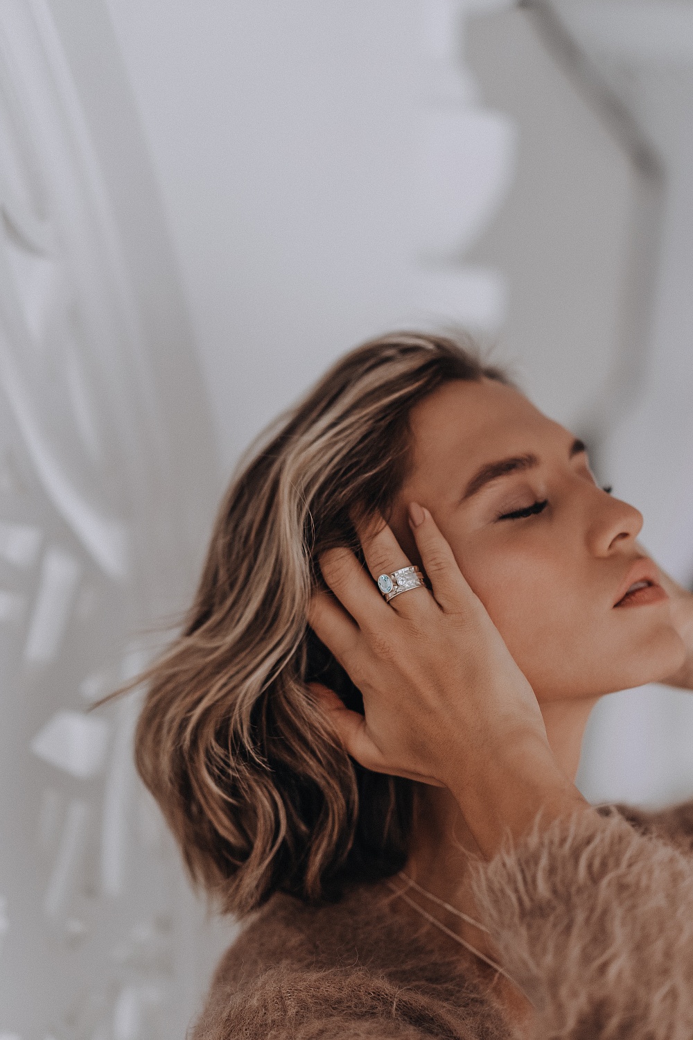 03-00-0457 Кольцо-механизм с овальным топазом Sky фасет и белым топазом (Ag 925)-6