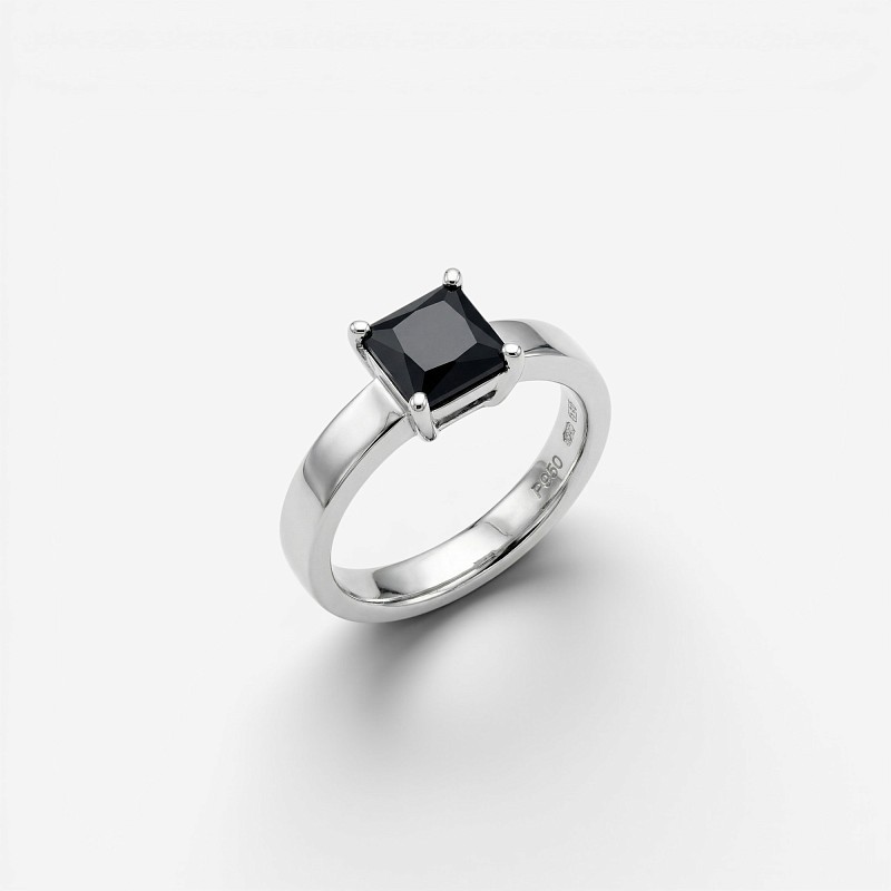 03-00-0686 Классическое кольцо на фалангу с квадратным чёрным цирконом (гладкое) (Ag 925)