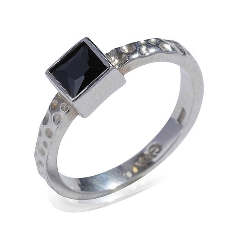 03-00-0176 Кольцо на фалангу с квадратным чёрным цирконом (мятое) (Ag 925)