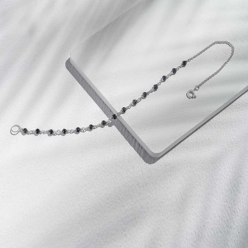 01-00-0675 Цепочка на карабин Оникс правая (через плетение) (Ag 925)