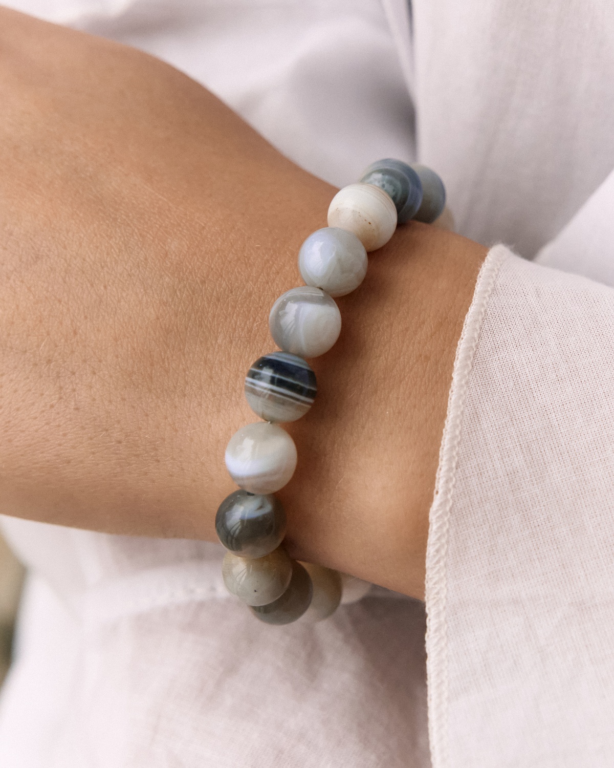 02-00-0521 Браслет с крупными бусинами агата Ботсвана и цирконом (Ag 925)-2