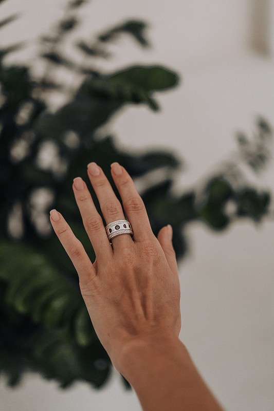 03-00-0587 Кольцо-механизм с фазами луны и дорожками цирконов (Ag 925)