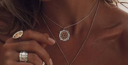 СТАНЬ ИСТОЧНИКОМ: ГАРМОНИЗИРУЙ ЭНЕРГЕТИЧЕСКИЕ ЦЕНТРЫ С ПОМОЩЬЮ УКРАШЕНИЙ С ЧАКРАМИ ISLAND SOUL