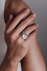 03-00-0530 Кольцо с подвеской белый перламутр сердце (Ag 925)-3