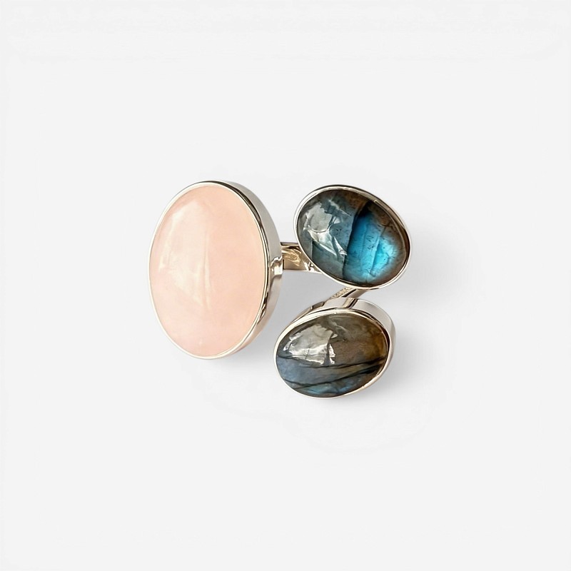 03-00-0206 Кольцо-леденец с розовым кварцем и лабрадоритами(25*18мм) кабошон (Ag 925)