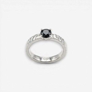 03-00-0687 Классическое кольцо на фалангу с чёрным цирконом (мятое) (Ag 925)-1