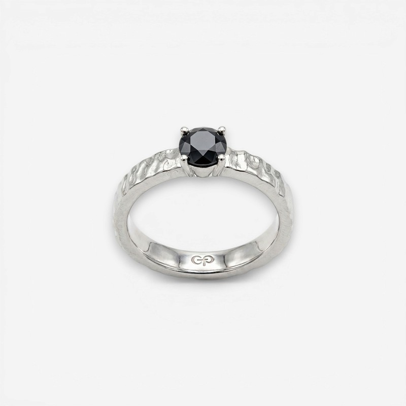 03-00-0687 Классическое кольцо на фалангу с чёрным цирконом (мятое) (Ag 925)