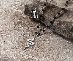 01-00-0486 Колье с чёрным ониксом и змеёй (Ag 925)-2