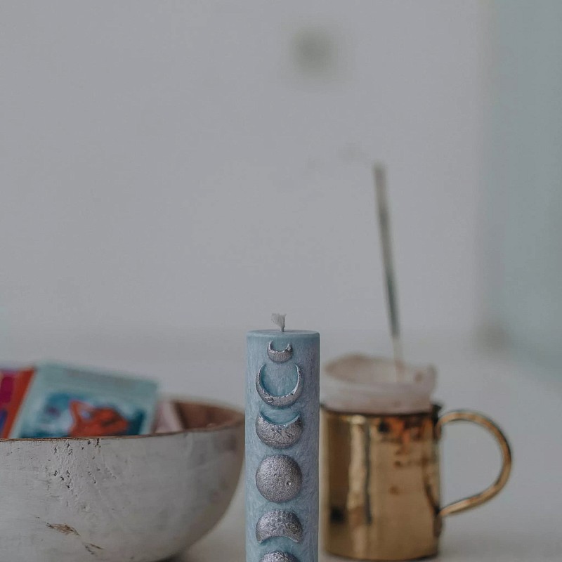 55-00-0002 Свеча "Фазы луны" голубая