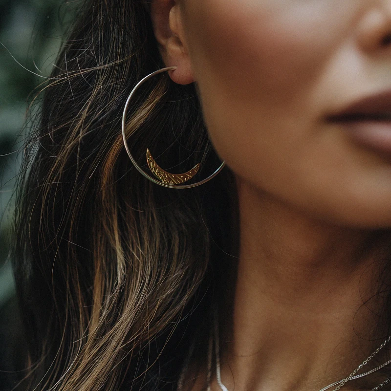 04-00-0469 Серьги-кольца с полумесяцем в позолоте (Ag 925)