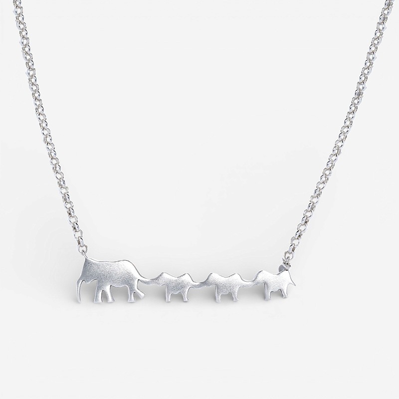 09-00-0042 Колье Материнство с тремя слониками, матовое (Ag 925)