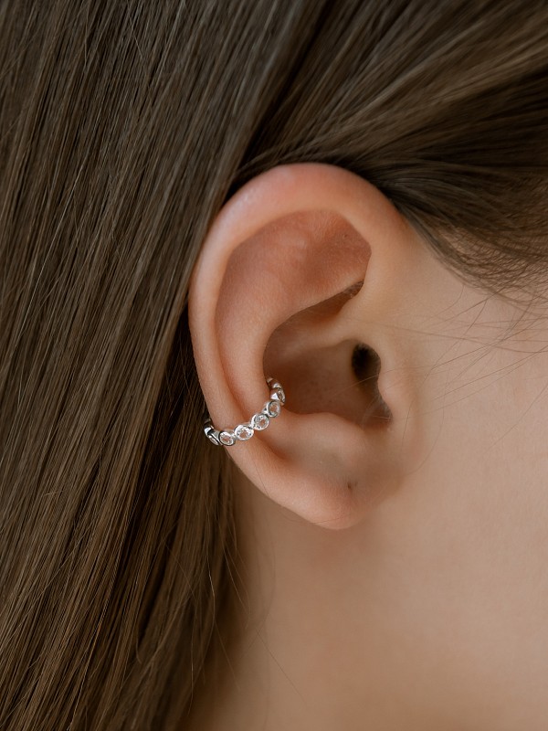 04-00-0240 Серьга Кафф с топазами (Ag 925)