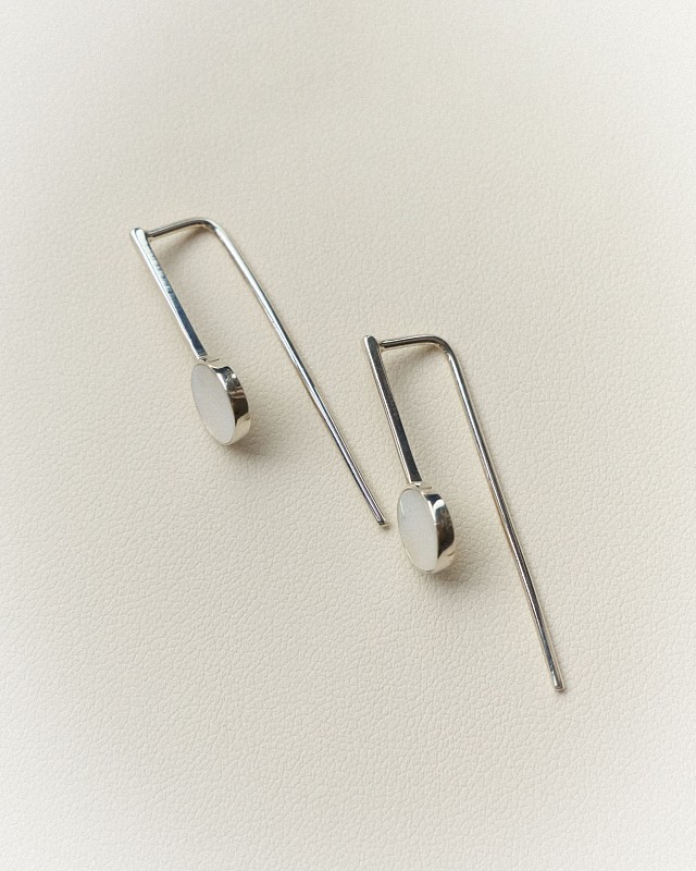 04-00-0059 Серьги белый перламутр круг прямоугольная дужка (Ag 925)