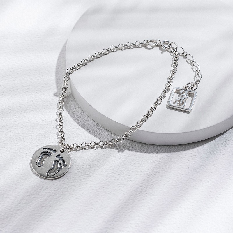 02-00-0156 Браслет со следами детских ножек  (Ag 925)