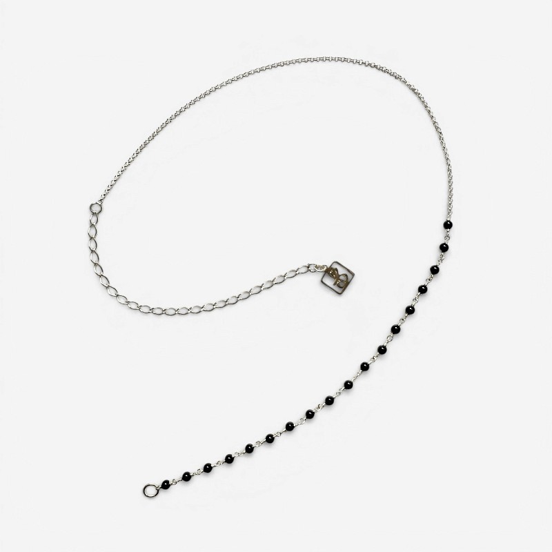 09-00-0097 Цепочка на карабин оникс правая длинная (Ag 925)