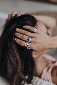 03-00-0262 Кольцо-механизм рустик с прямоугольным голубым и белым топазами (фасет) (Ag 925)-4