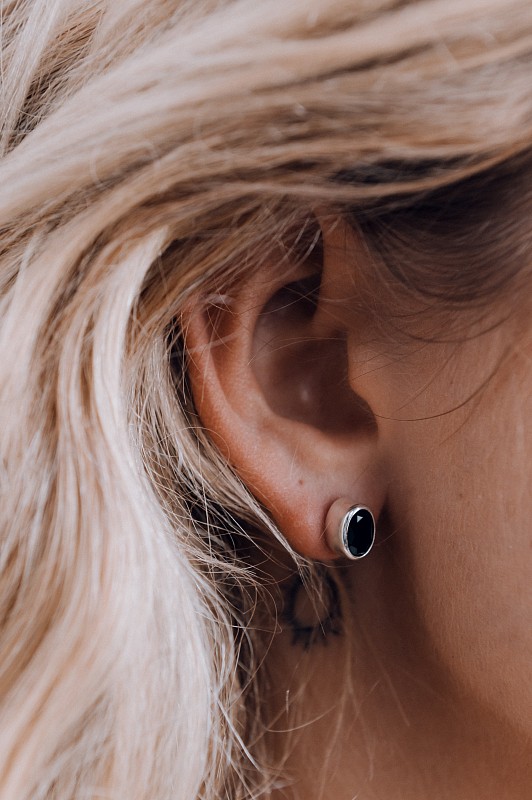 04-00-0093 Гвоздики с чёрной шпинелью (овальные) (Ag 925)