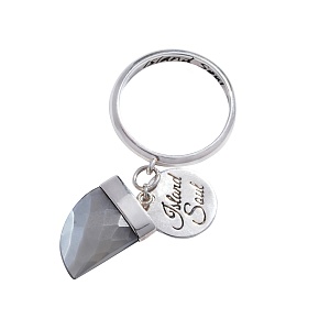 03-10-0517 Кольцо с серым лунным камнем в форме клыка (Ag 925)-1