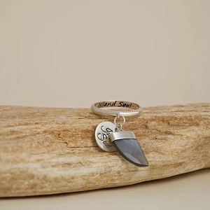 03-10-0517 Кольцо с серым лунным камнем в форме клыка (Ag 925)-2