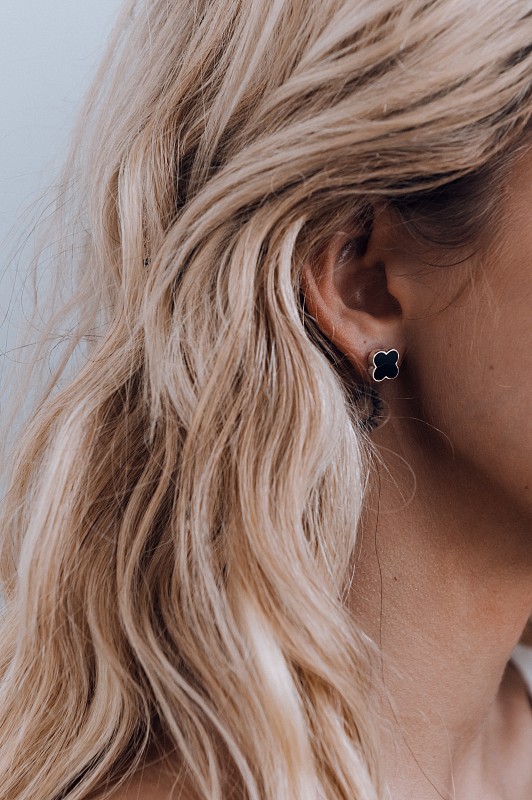 04-00-0007 Гвоздики клевер с чёрным ониксом (Ag 925)