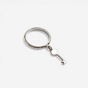 03-00-0060 Кольцо простое с подвеской "Ключик" (Ag 925)-1