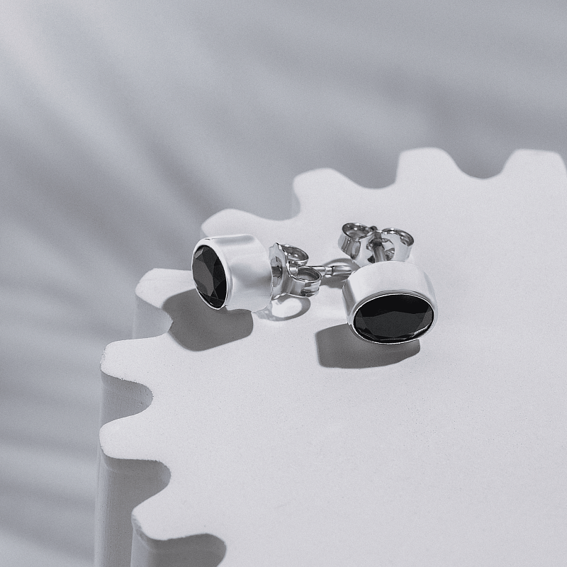 04-00-0093 Гвоздики с чёрной шпинелью (овальные) (Ag 925)