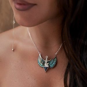 09-00-0769 Колье "Изида" с крыльями из перламутра абалон (Ag 925)-1