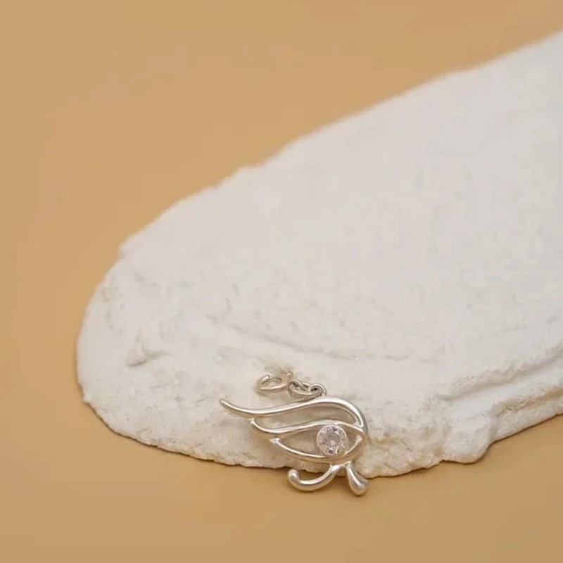 01-00-0682 Подвеска "Глаз Гора" на карабине (Ag 925)