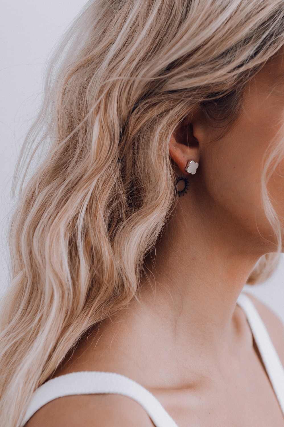 04-00-0185 Гвоздики клевер с белым перламутром (Ag 925)-3