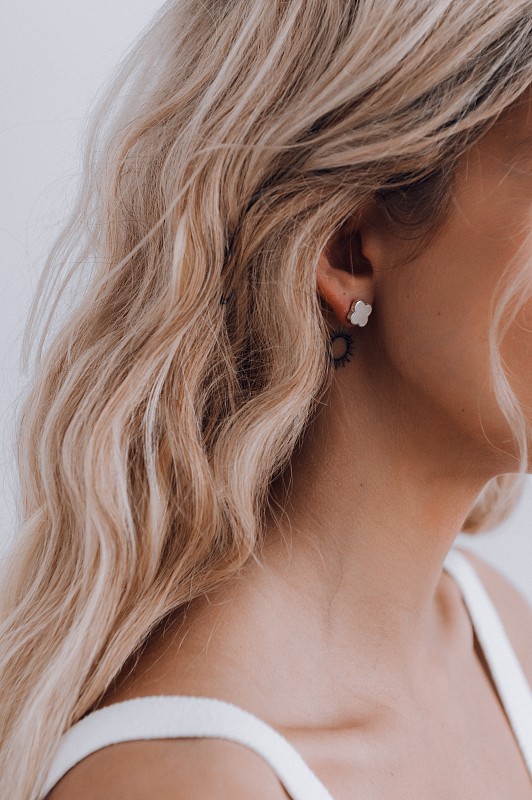 04-00-0185 Гвоздики клевер с белым перламутром (Ag 925)