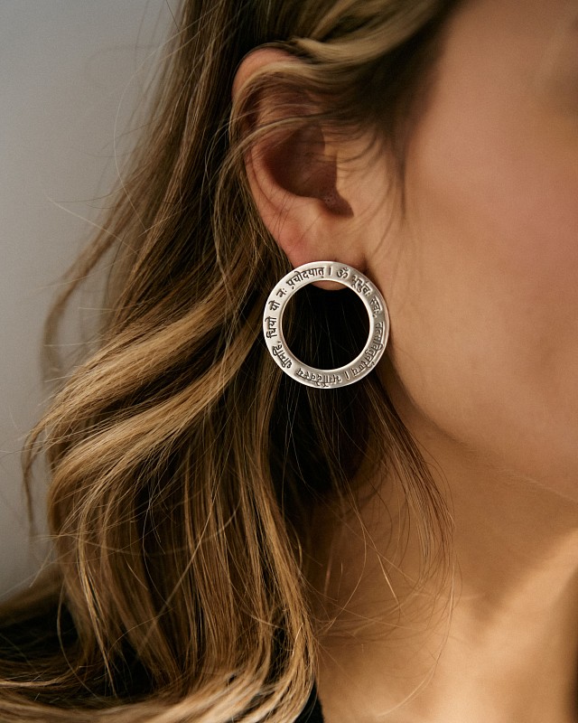 04-00-0439 Серьги Гаятри мантра (Ag 925)