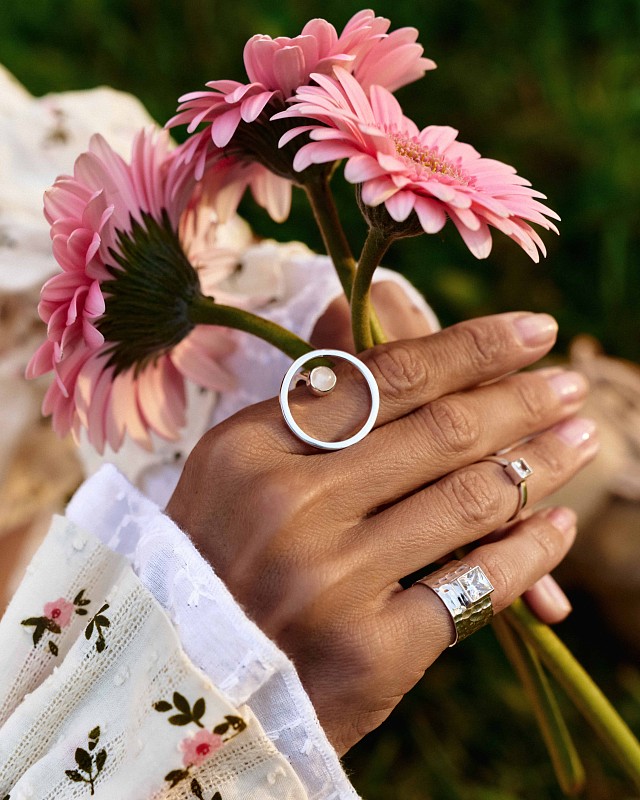 03-00-0291 Кольцо Сфера с розовым кварцем (Ag 925)