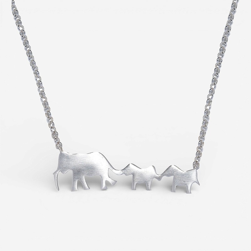 09-00-0040 Колье материнство с двумя слониками матовое, (Ag 925)