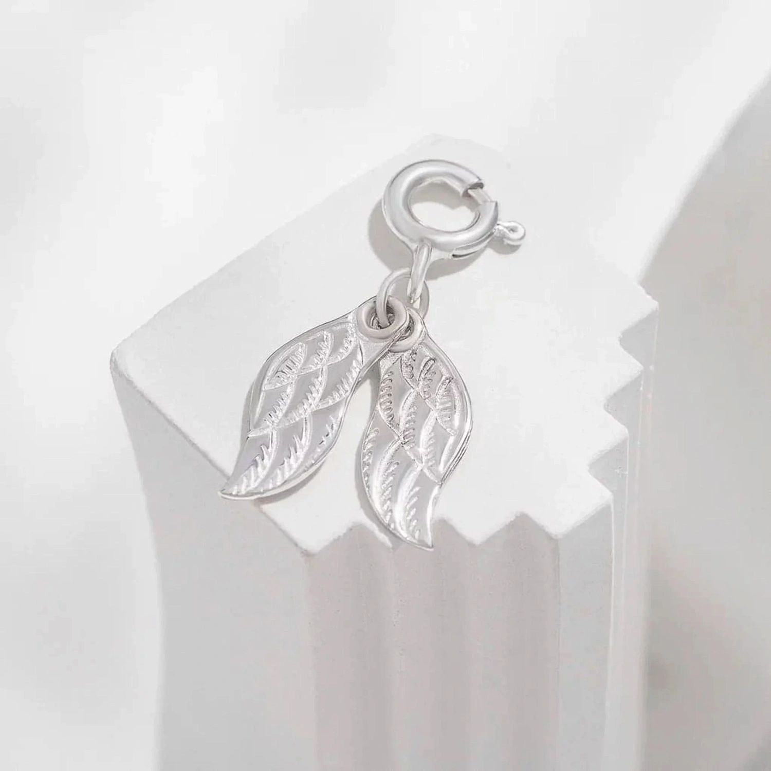 01-00-0592 Подвеска с крыльями (на карабине) (Ag 925)-2